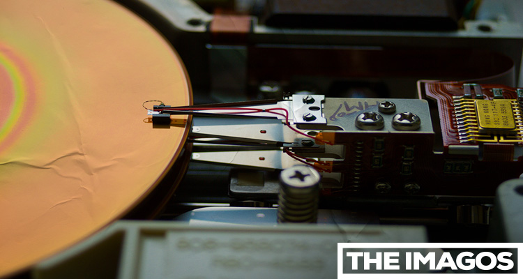 Cómo se fabrica un disco de vinilo: El proceso detrás de tu música fav –  Keep Them Spinning™